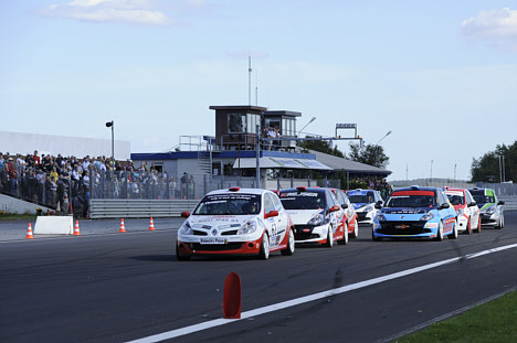 Michael Christensen kom tættere på titlen i Renault DTC Light Cup med en sejr på FDM Jyllandsringen.